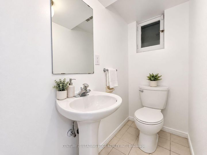 Photo 25 at 39 Sumner Heights Drive, Bayview Village, Toronto
