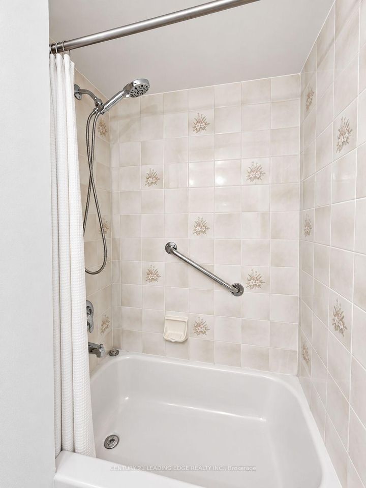 Photo 26 at 39 Sumner Heights Drive, Bayview Village, Toronto