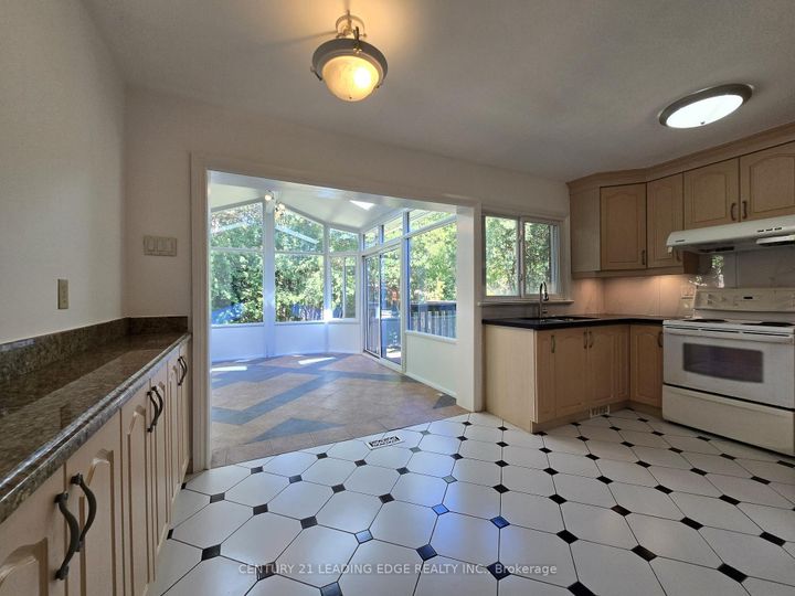 Photo 31 at 39 Sumner Heights Drive, Bayview Village, Toronto