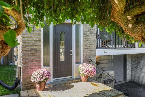 Photo 2 at 39 Highcroft Road, Allandale Heights, Barrie