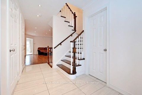 Photo 3 at 73 Laurendale Avenue, Keswick South, Georgina