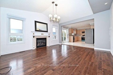 Photo 8 at 73 Laurendale Avenue, Keswick South, Georgina