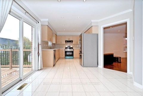 Photo 10 at 73 Laurendale Avenue, Keswick South, Georgina