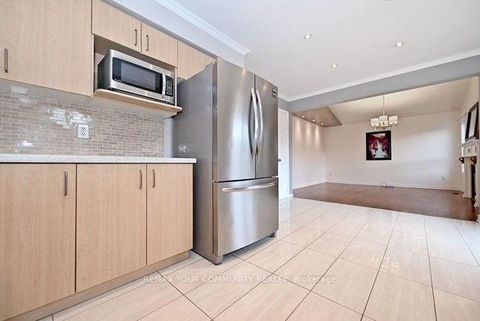 Photo 13 at 73 Laurendale Avenue, Keswick South, Georgina