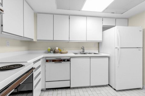 Photo 4 at PH6 - 360 Bloor Street E, Moore Park, Toronto