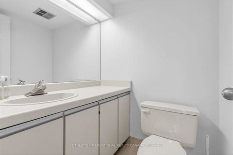Photo 7 at PH6 - 360 Bloor Street E, Moore Park, Toronto