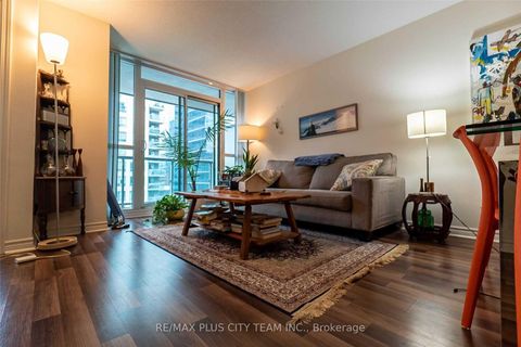 Photo 3 at 1103 - 19 Grand Trunk Crescent, Waterfront Communities C1, Toronto