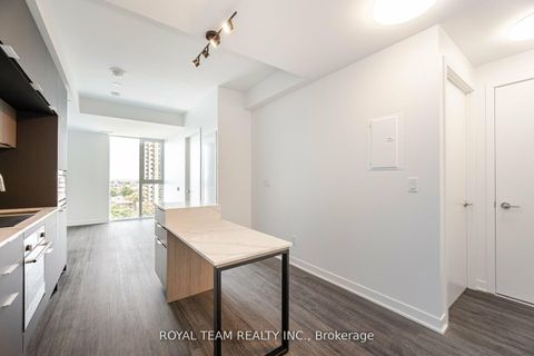 Photo 6 at 1107 - 185 Alberta Avenue, Oakwood Village, Toronto