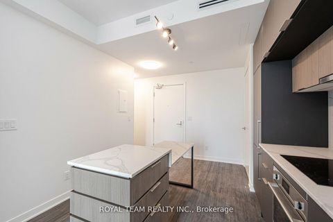 Photo 7 at 1107 - 185 Alberta Avenue, Oakwood Village, Toronto