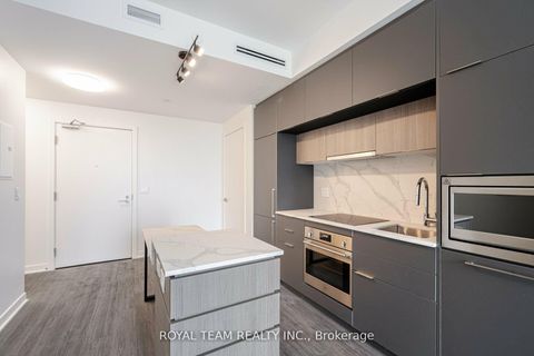 Photo 10 at 1107 - 185 Alberta Avenue, Oakwood Village, Toronto