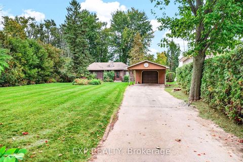 Photo 1 at 607 Duclos Point Road, Pefferlaw, Georgina