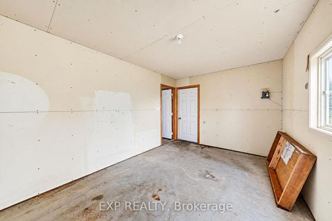 Photo 12 at 607 Duclos Point Road, Pefferlaw, Georgina