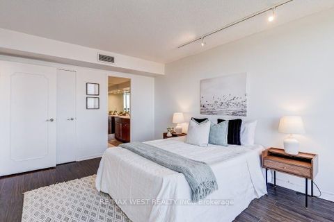 Photo 17 at 2009 - 2045 Lake Shore Boulevard W, Mimico, Toronto