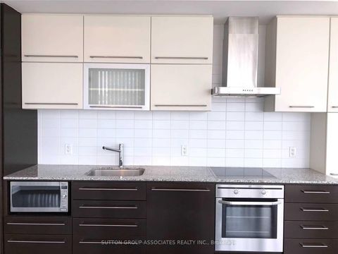 Photo 3 at 2411 - 770 Bay Street, Bay Street Corridor, Toronto