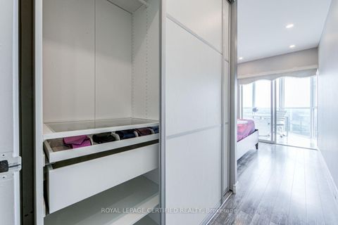 Photo 9 at 1911 - 5 Concorde Place, Don Mills, Toronto