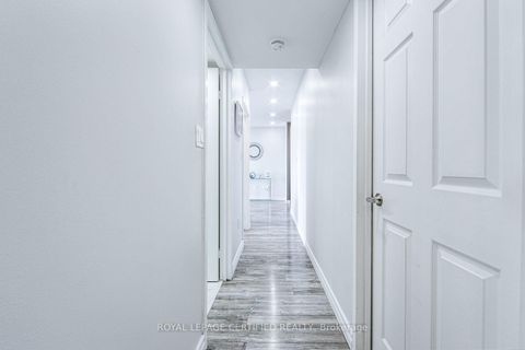Photo 12 at 1911 - 5 Concorde Place, Don Mills, Toronto