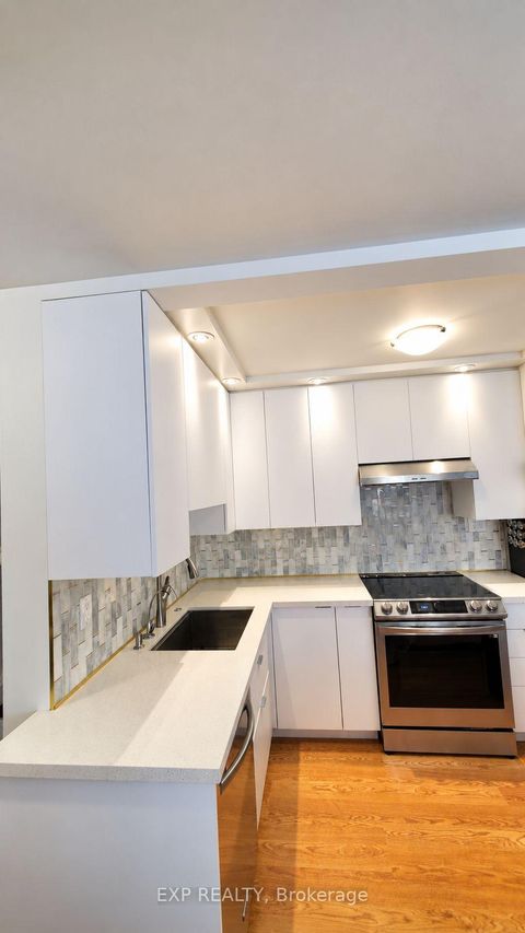Photo 2 at 5 - 736 Kingston Road, Danforth, Toronto