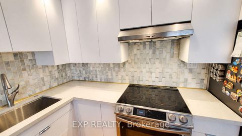 Photo 3 at 5 - 736 Kingston Road, Danforth, Toronto