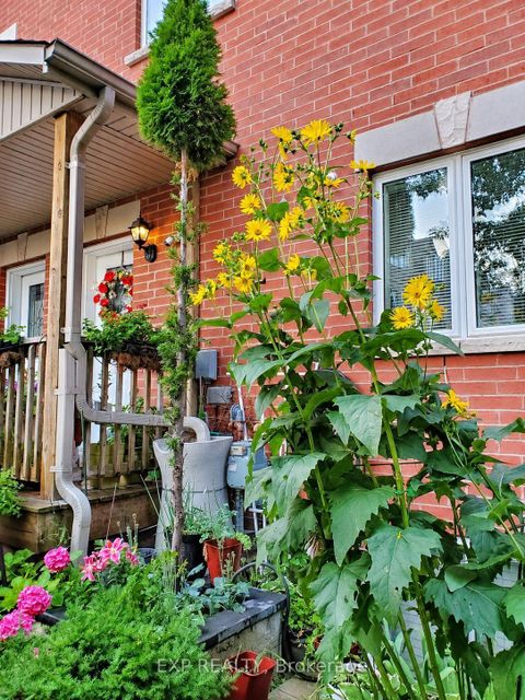 Photo 6 at 5 - 736 Kingston Road, Danforth, Toronto