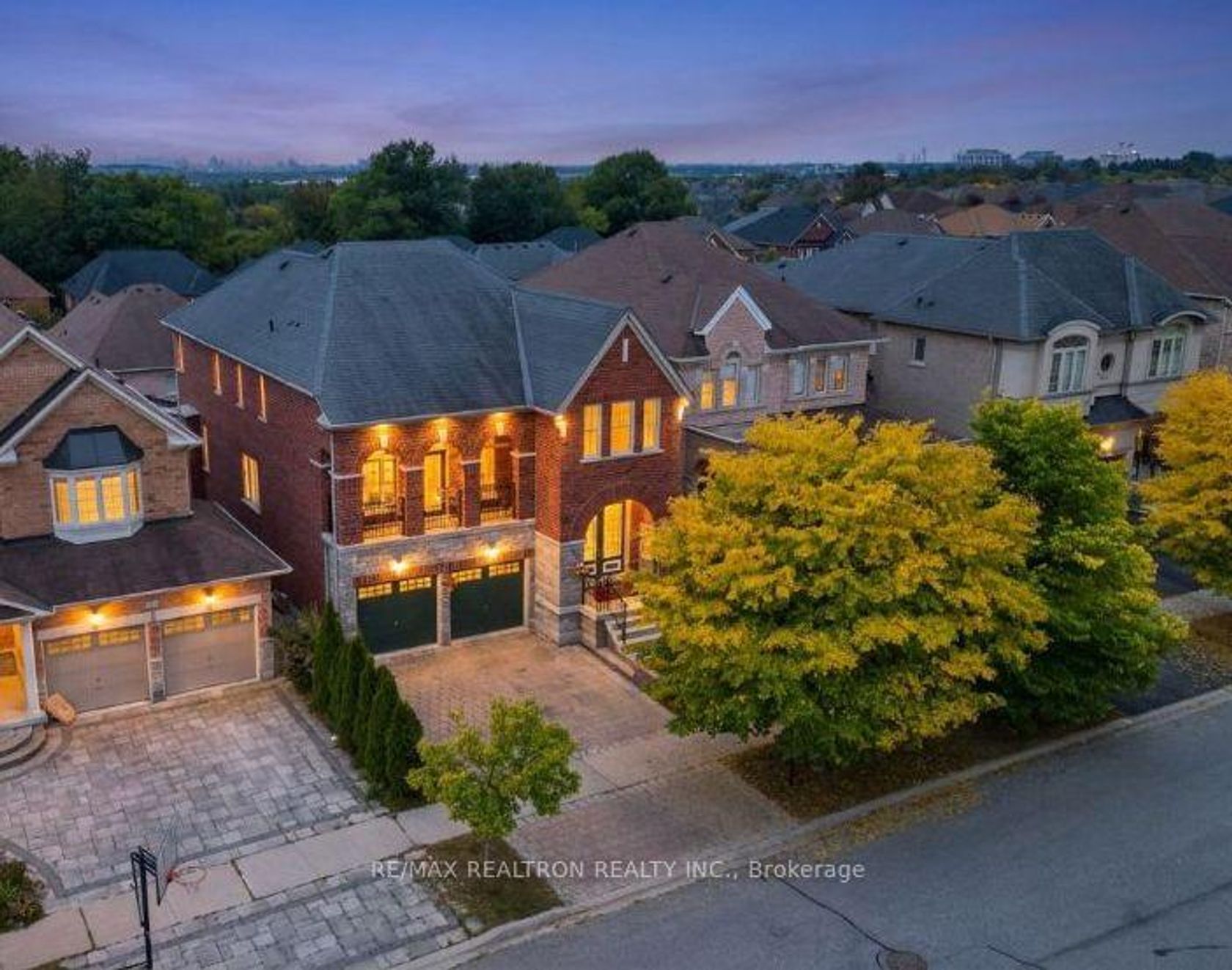 66 Bush Ridges Avenue, Jefferson, Richmond Hill photo number 2