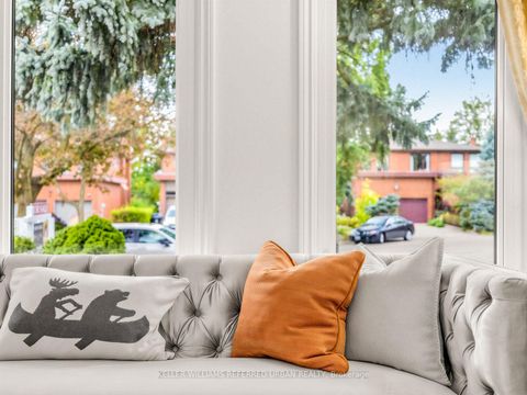 Photo 6 at 9 Tigerlily Court, Newtonbrook West, Toronto