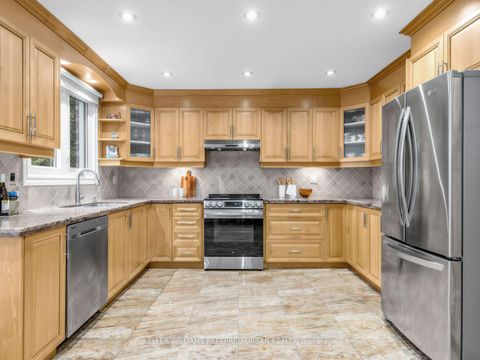 Photo 11 at 9 Tigerlily Court, Newtonbrook West, Toronto
