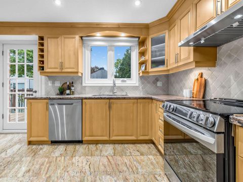 Photo 12 at 9 Tigerlily Court, Newtonbrook West, Toronto