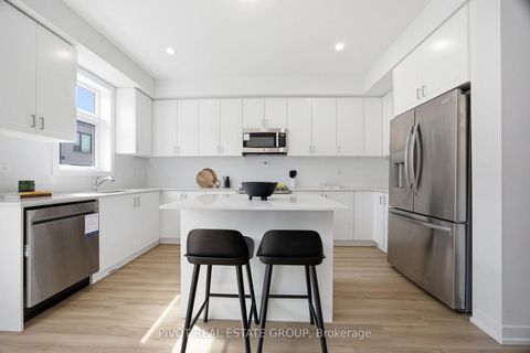 Photo 18 at 138 Danielle Moore Circle, Bendale, Toronto