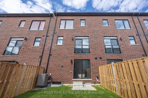 Photo 36 at 138 Danielle Moore Circle, Bendale, Toronto