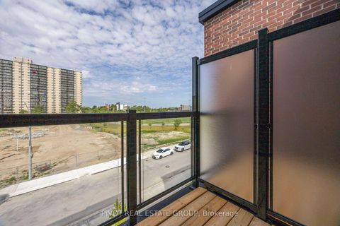 Photo 38 at 138 Danielle Moore Circle, Bendale, Toronto