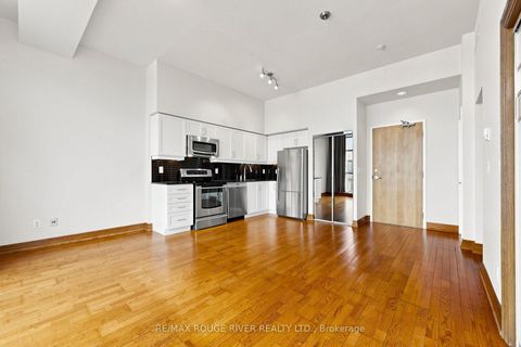 Photo 3 at PH606 - 601 Kingston Road, The Beaches, Toronto