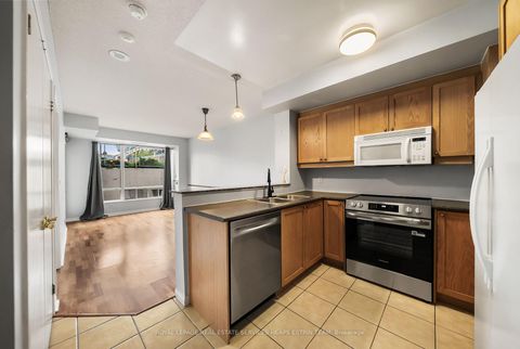 Photo 5 at 103 - 1801 Bayview Avenue, Leaside, Toronto