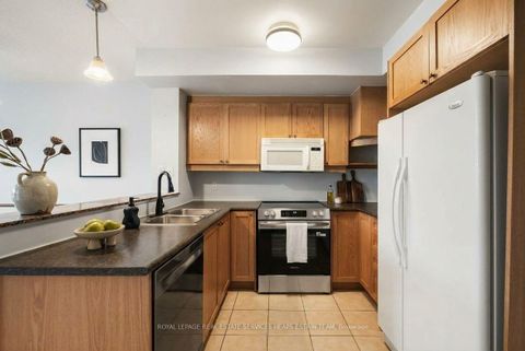Photo 6 at 103 - 1801 Bayview Avenue, Leaside, Toronto