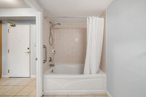 Photo 9 at 103 - 1801 Bayview Avenue, Leaside, Toronto