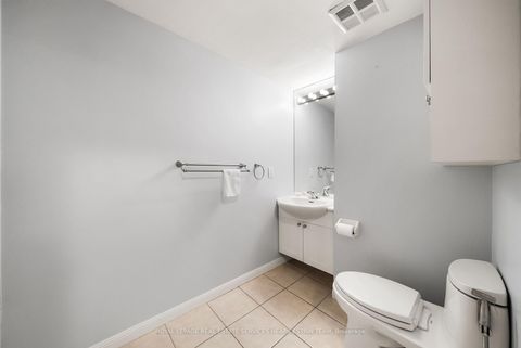 Photo 10 at 103 - 1801 Bayview Avenue, Leaside, Toronto