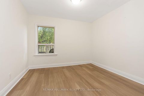 Photo 5 at 31 Thora Avenue, Oakridge, Toronto