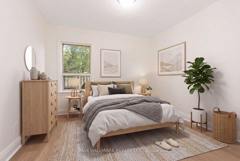 Photo 6 at 31 Thora Avenue, Oakridge, Toronto