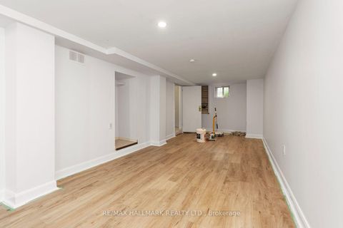 Photo 7 at 31 Thora Avenue, Oakridge, Toronto