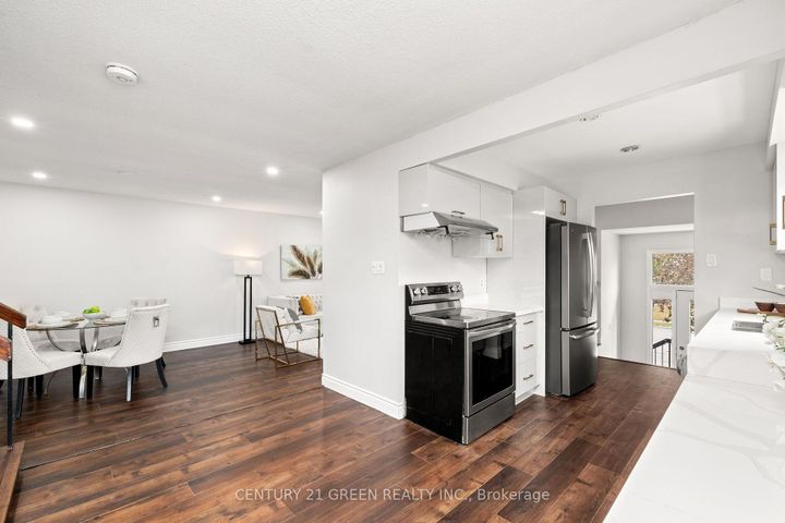 Photo 5 at 15 Lady Stewart Boulevard, Westgate, Brampton