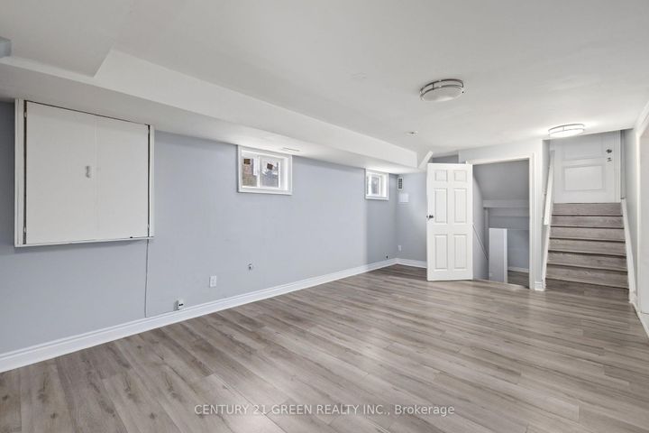 Photo 22 at 15 Lady Stewart Boulevard, Westgate, Brampton