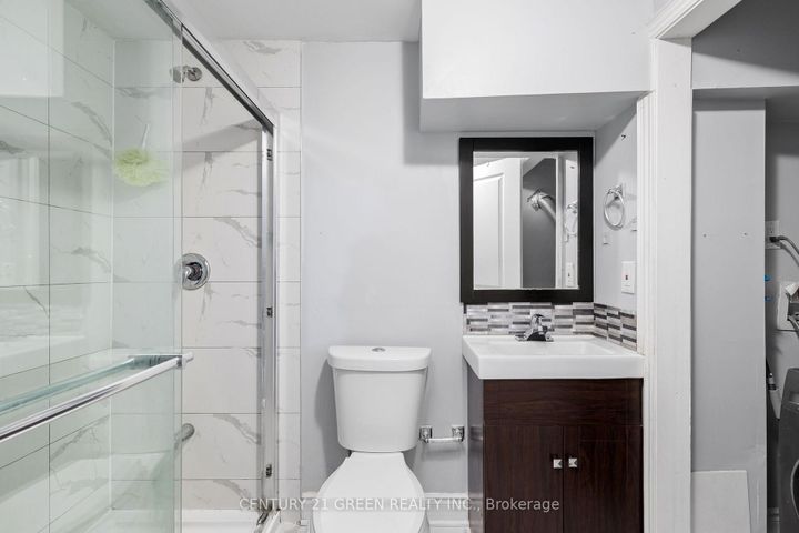 Photo 27 at 15 Lady Stewart Boulevard, Westgate, Brampton