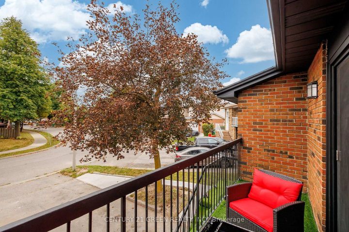 Photo 28 at 15 Lady Stewart Boulevard, Westgate, Brampton