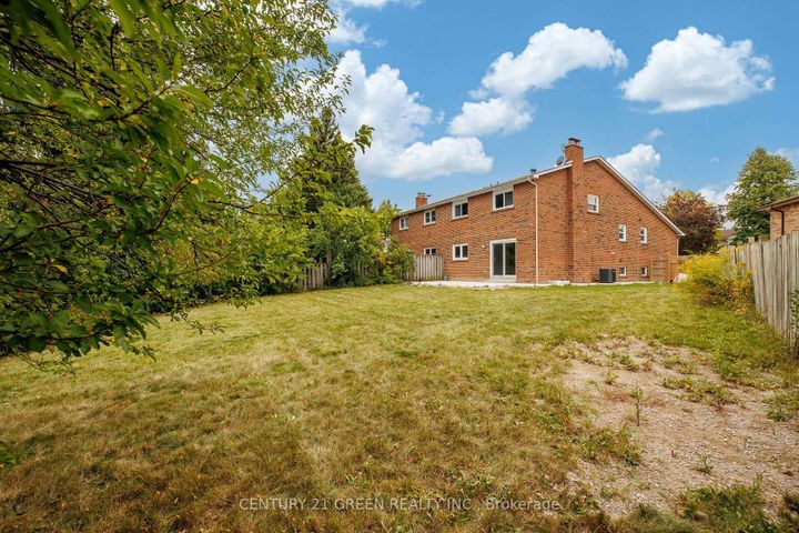 Photo 31 at 15 Lady Stewart Boulevard, Westgate, Brampton