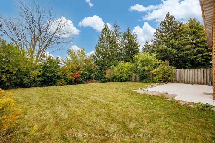 Photo 32 at 15 Lady Stewart Boulevard, Westgate, Brampton
