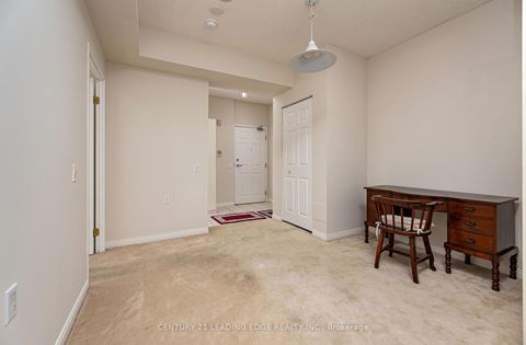 Photo 4 at 104 - 2800 Warden Avenue, L'Amoreaux, Toronto