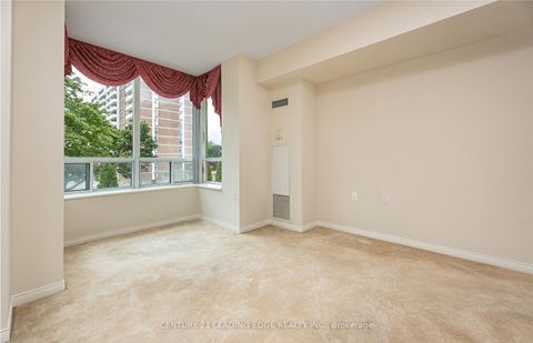 Photo 8 at 104 - 2800 Warden Avenue, L'Amoreaux, Toronto