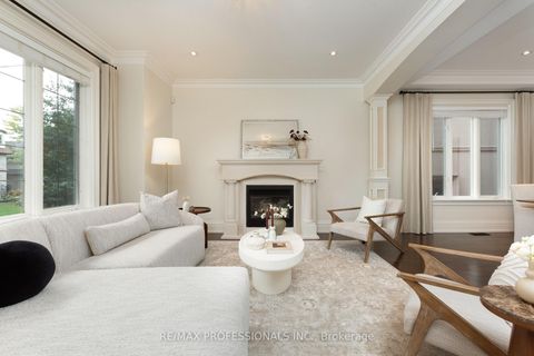 Photo 3 at 18 Hillcroft Drive, City Centre West, Toronto