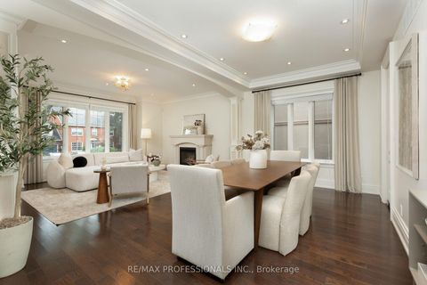 Photo 5 at 18 Hillcroft Drive, City Centre West, Toronto