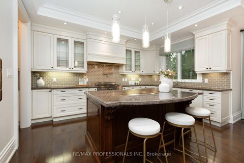 Photo 7 at 18 Hillcroft Drive, City Centre West, Toronto
