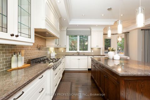 Photo 8 at 18 Hillcroft Drive, City Centre West, Toronto